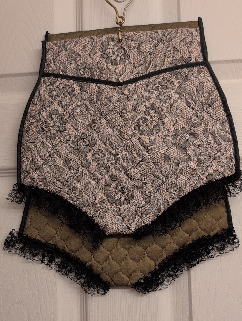 Vintage 1950/60's Hanging Lingerie Storage in Pink-Beige & Olive-Bronze